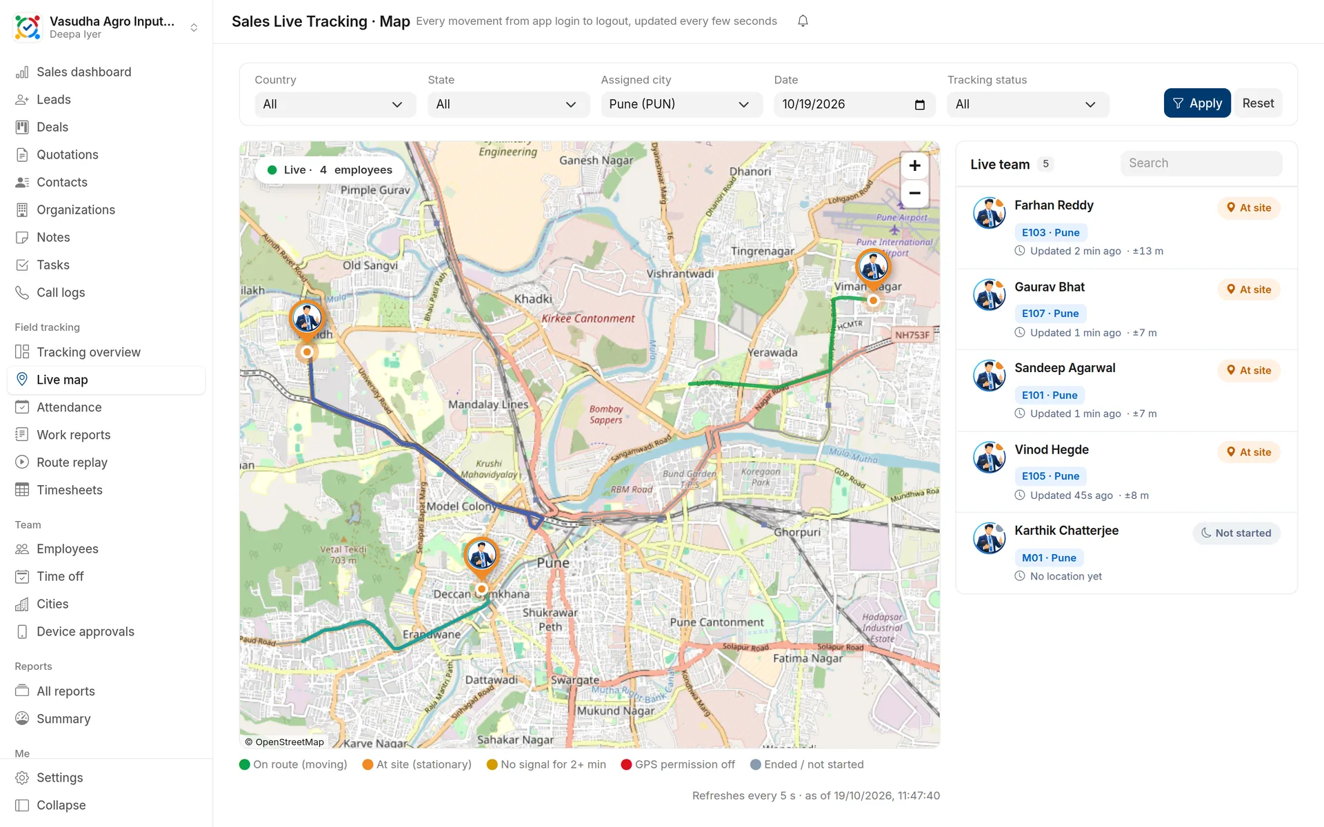 Live map: Today's routes and who is at a customer, refreshed every 5 seconds